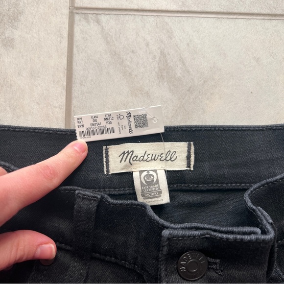 NWT Madewell Mid-Rise Kick Out Jeans - Picture 2 of 6